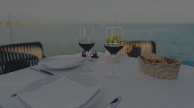 Read more about the article <strong>Fine Dining in Mykonos: The Best Restaurants for Luxury Travelers</strong>